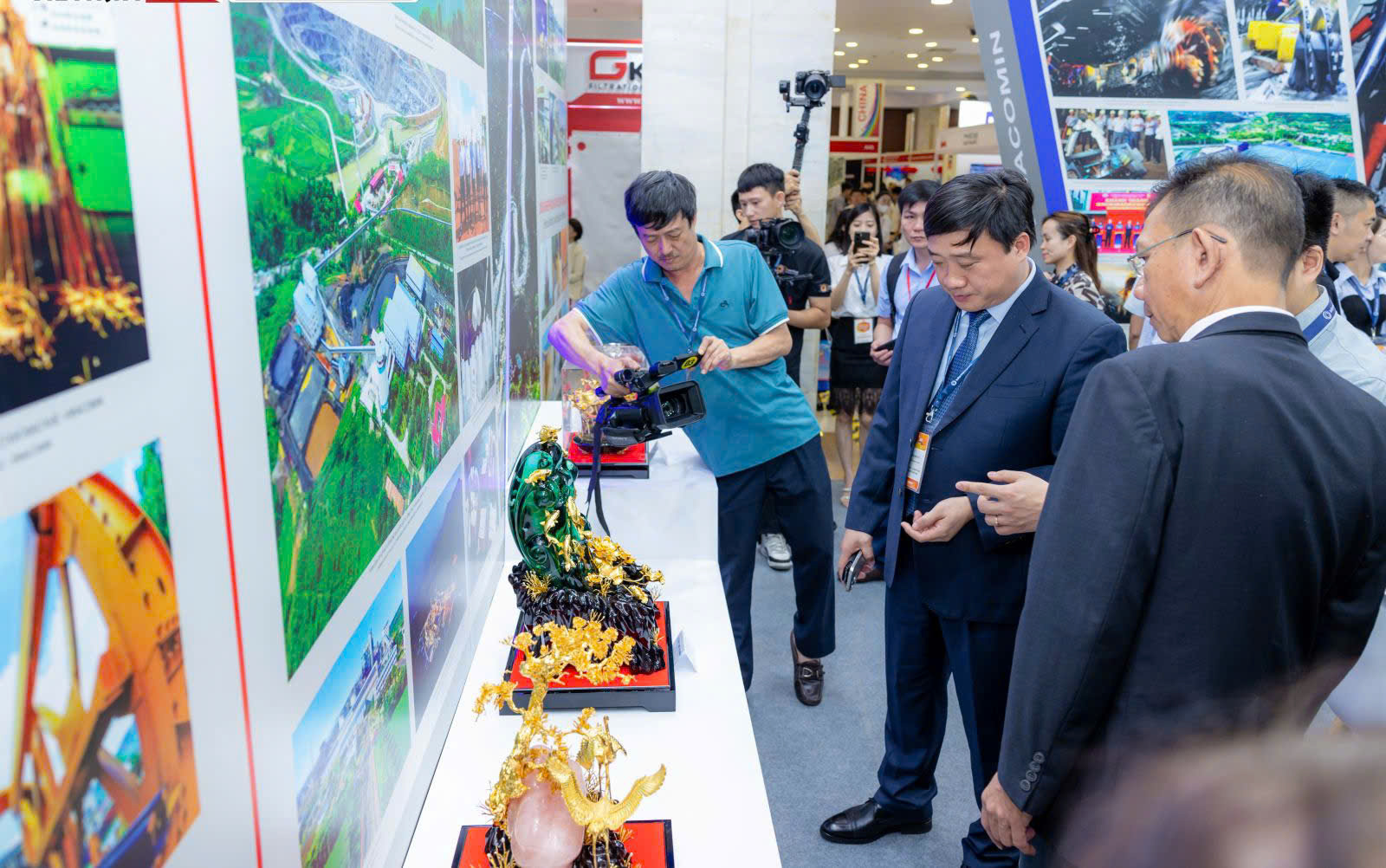 CHI NHÁNH ĐÁ QUÝ VIỆT NHẬT GÂY ẤN TƯỢNG TẠI TRIỂN LÃM QUỐC TẾ MINING VIETNAM 2024